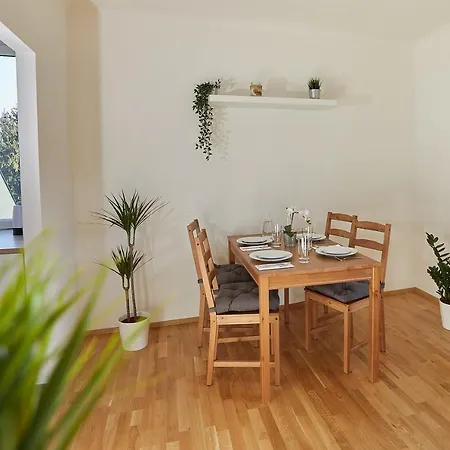 Διαμέρισμα Helle Und Gemuetliche In Zentraler Lage